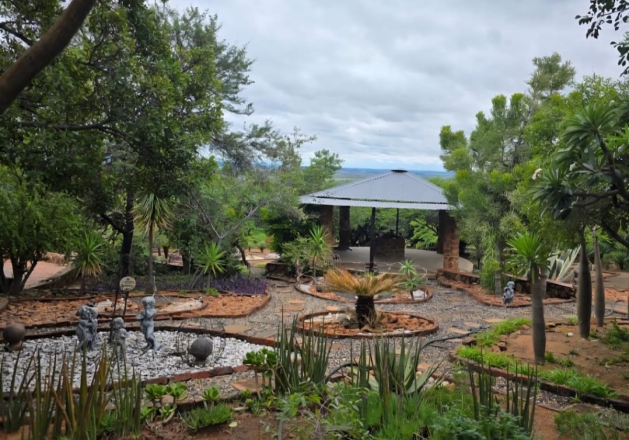 4 Bedroom Property for Sale in Zilkaatsnek North West